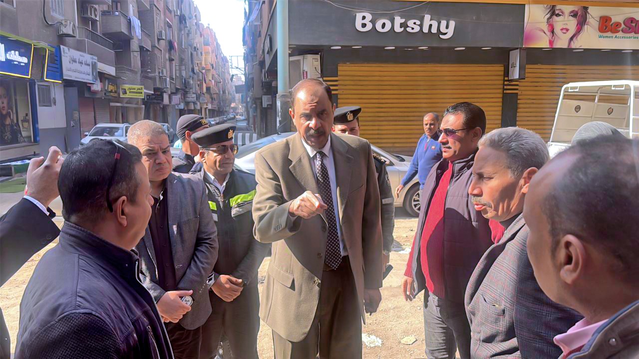 محافظ سوهاج يتفقد جاهزية منطقة شارع شريف والشوارع المتفرعة للرصف بحي شرق