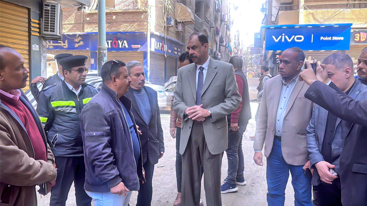 محافظ سوهاج يتفقد جاهزية منطقة شارع شريف والشوارع المتفرعة للرصف بحي شرق